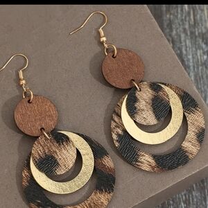 Vintage Leopard Earring Set